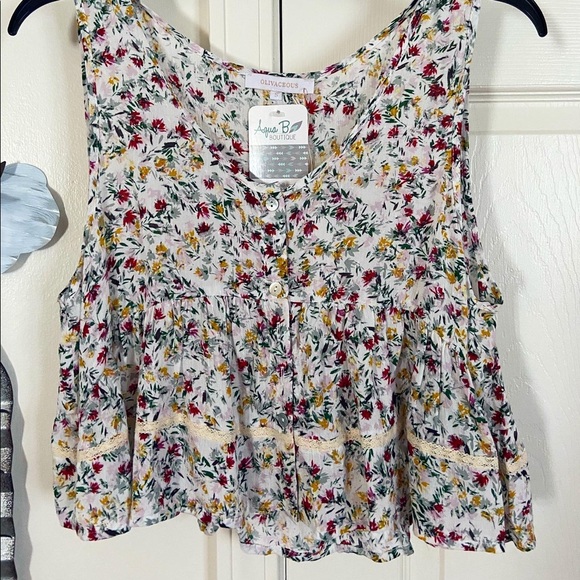 Aqua B Boutique Floral Top - Picture 2 of 3